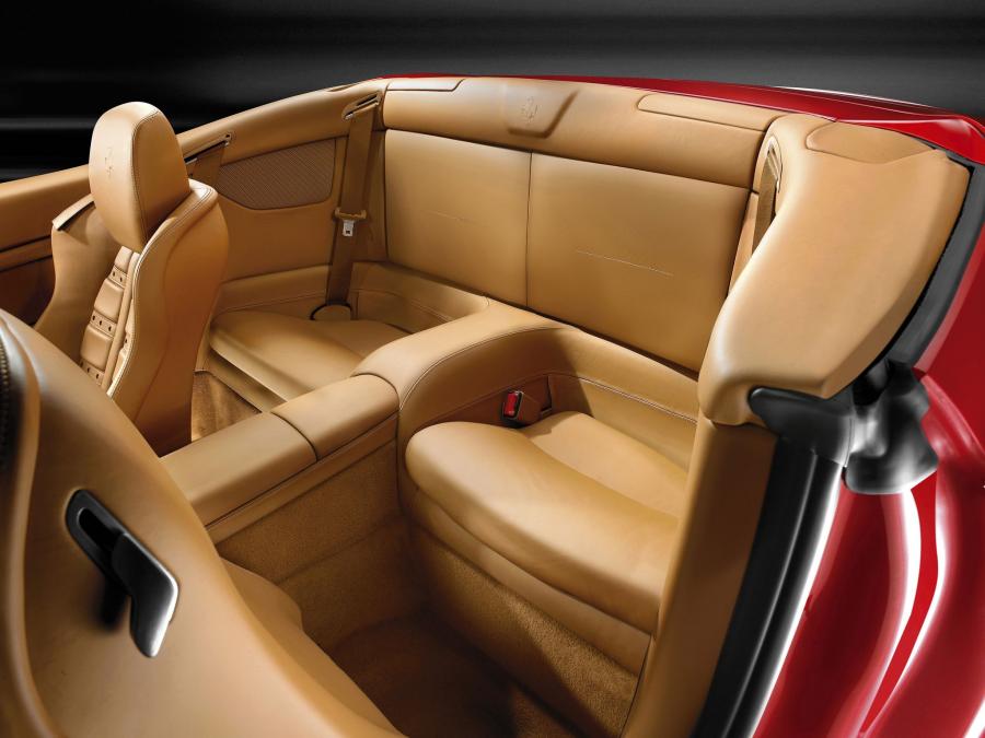 Интерьер Ferrari California 2008 года  (фото 89 из 225)